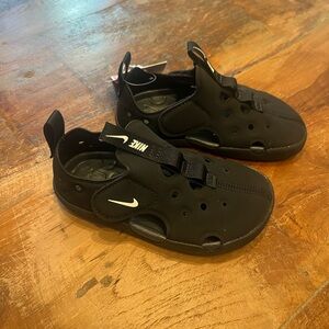 NWT Nike Sunray Protect 4 Sandals